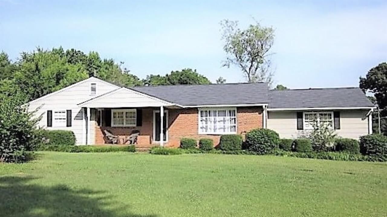 Property Photo: 143 Woodhaven Drive SC 29307