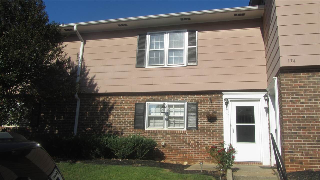 Property Photo:  136 Fernridge Drive  SC 29307 