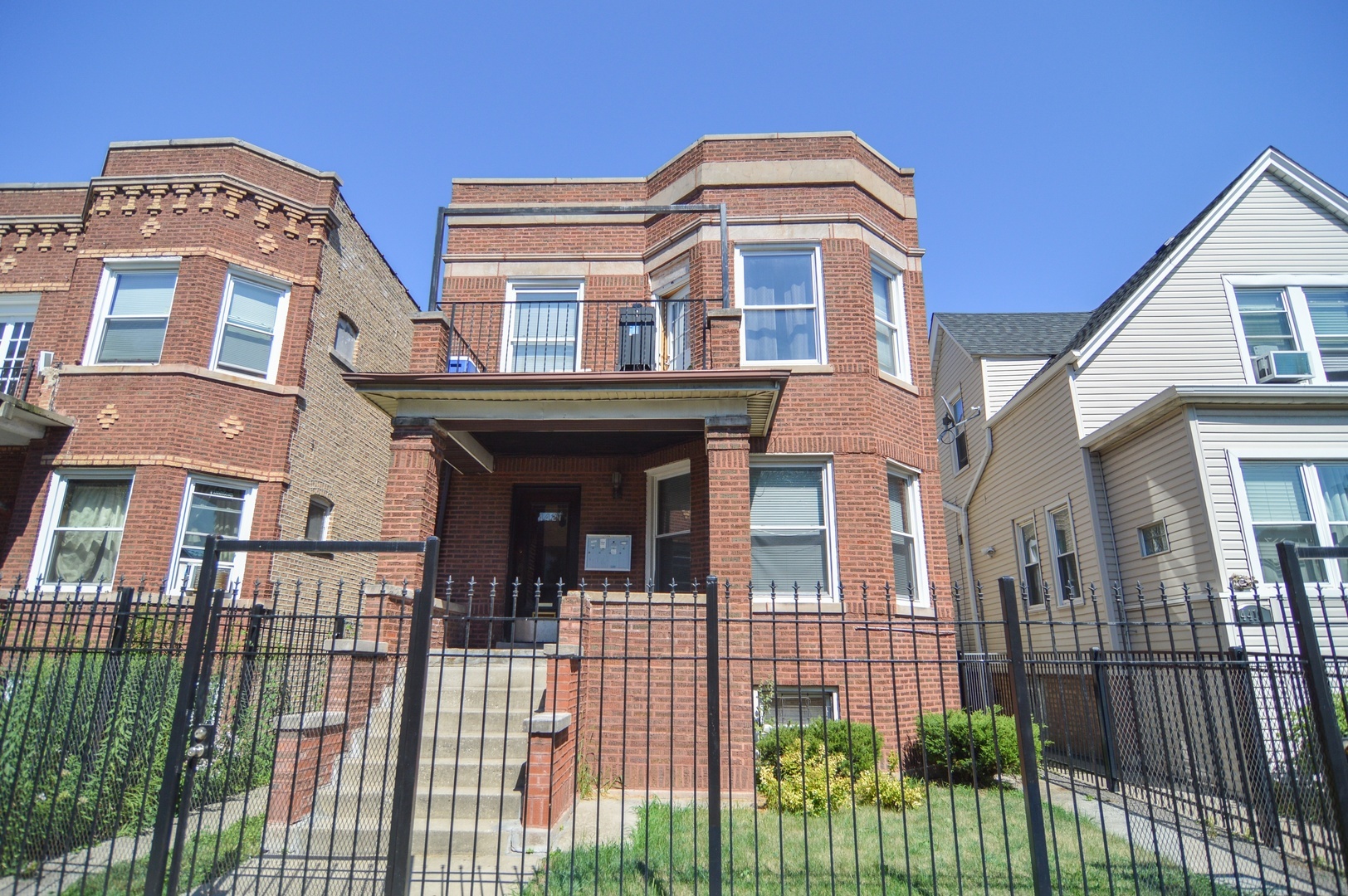Property Photo: 4421 Kimball Avenue IL 60625