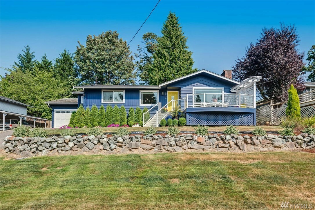 Property Photo:  5836 114th Ave NE  WA 98033 