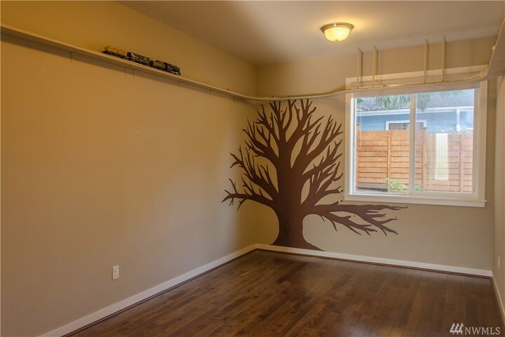 Property Photo:  9550 Fremont Ave N  WA 98103 