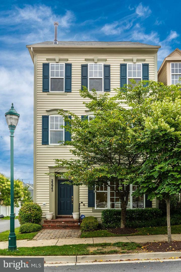 Property Photo:  23945 Catawba Hill Drive  MD 20871 