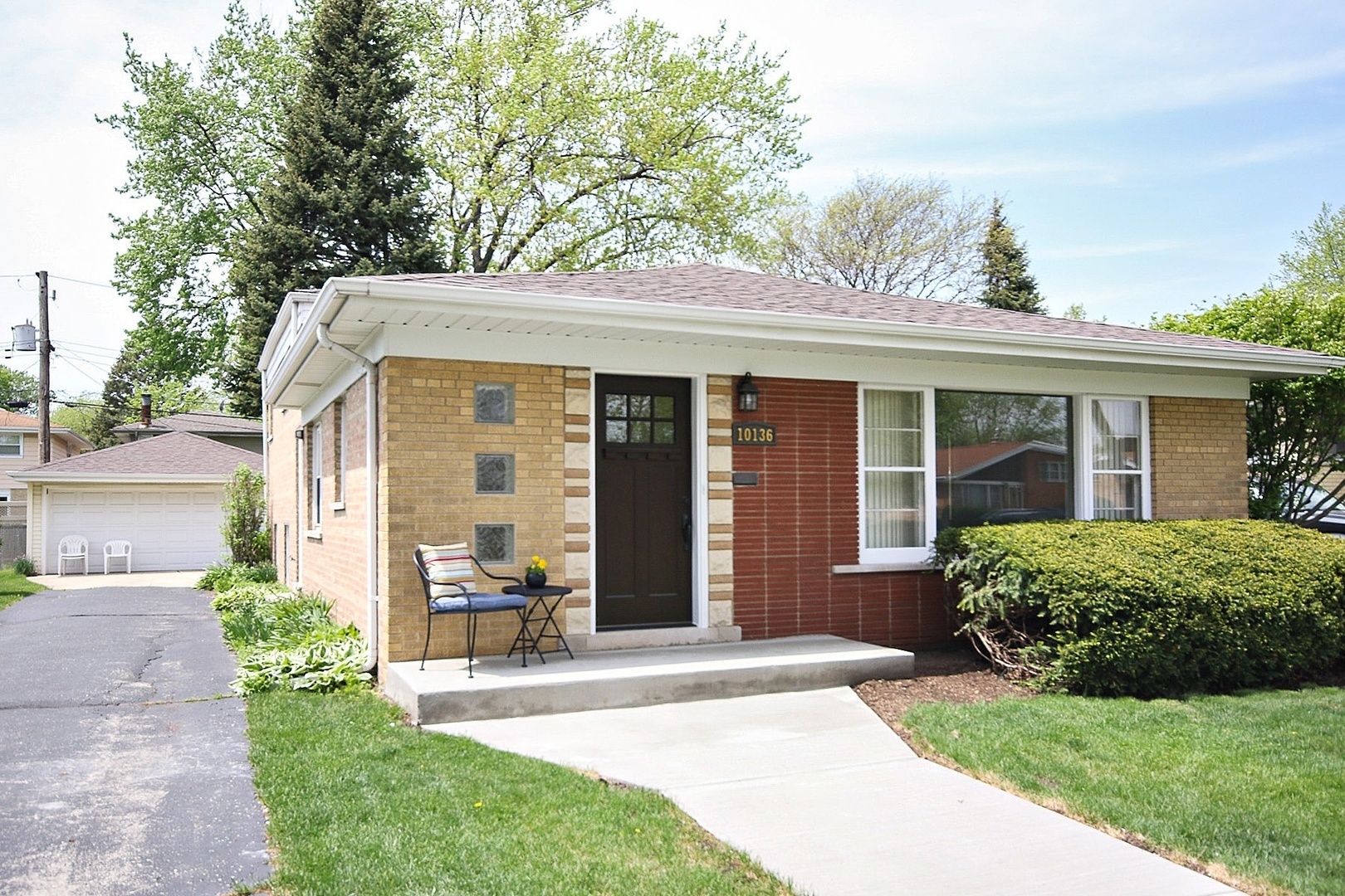 Property Photo: 10136 Minnick Avenue IL 60453