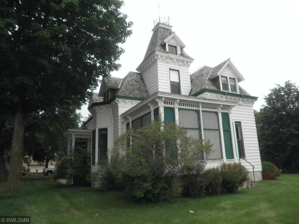Property Photo:  118 Oak Street W  MN 55082 