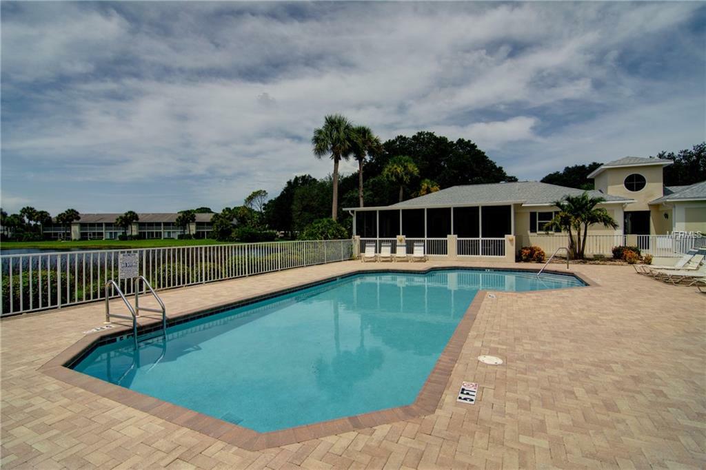 Property Photo:  422 Sunset Lake Boulevard 101  FL 34292 