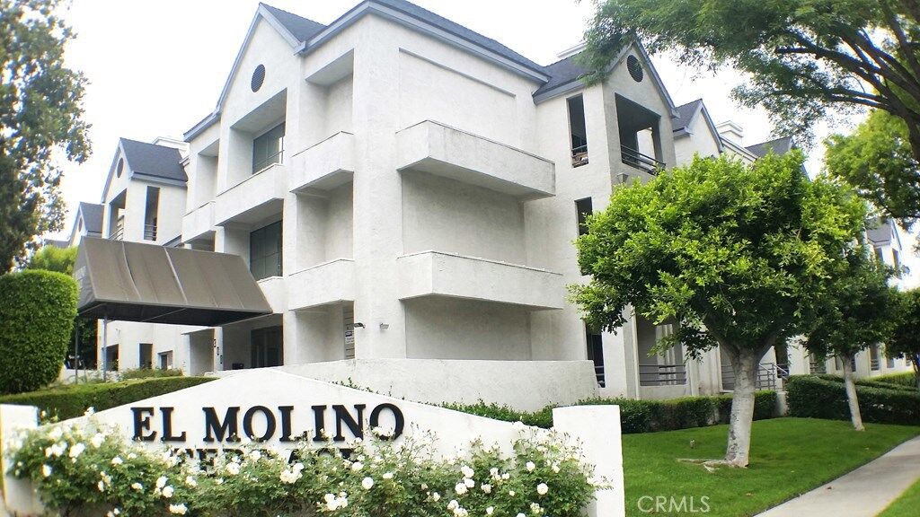 Property Photo:  300 N El Molino Avenue 115  CA 91101 