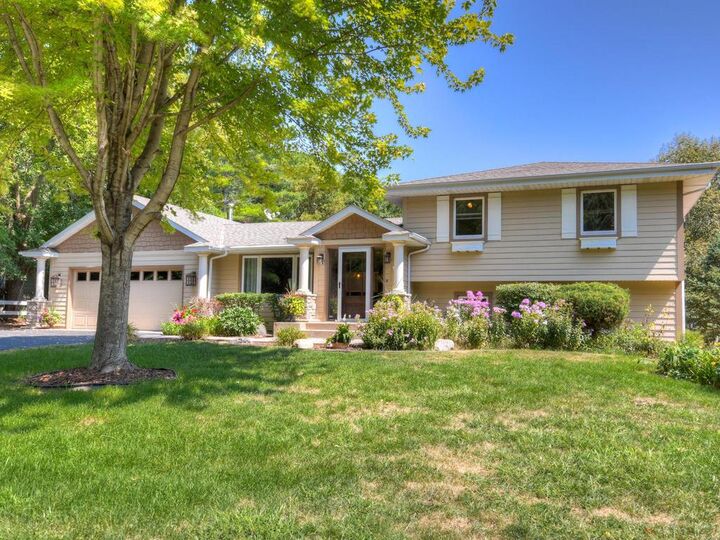 6451 Oriole Avenue  Chanhassen MN 55331 photo