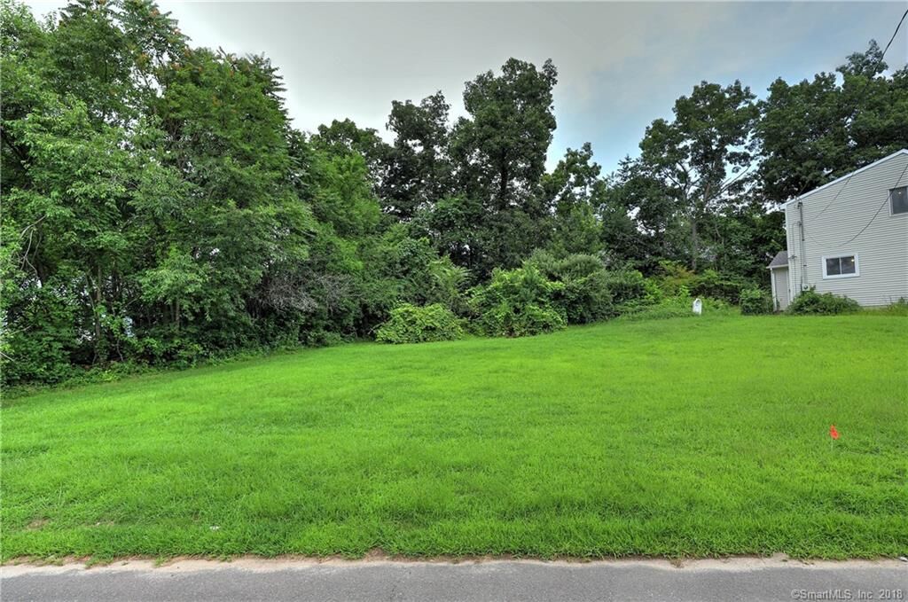 Property Photo:  14B Krakow Street  CT 06418 