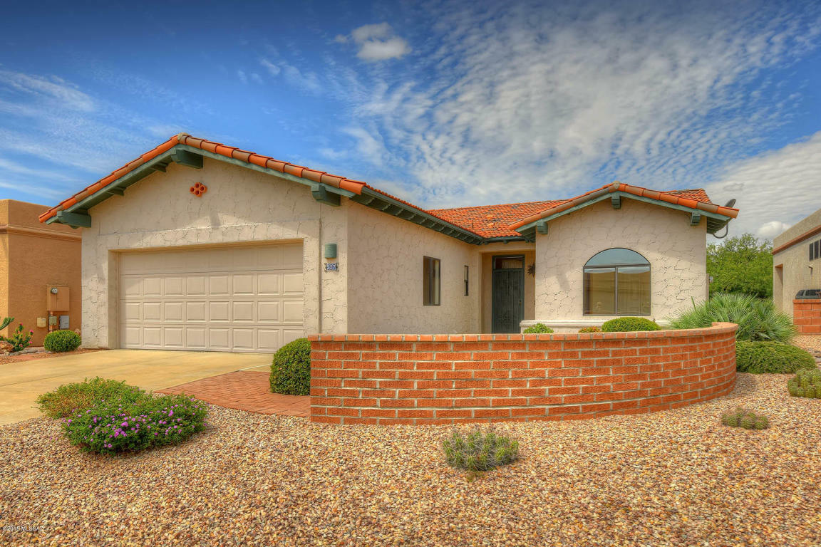 Property Photo:  227 N Crescent Bell Drive  AZ 85614 