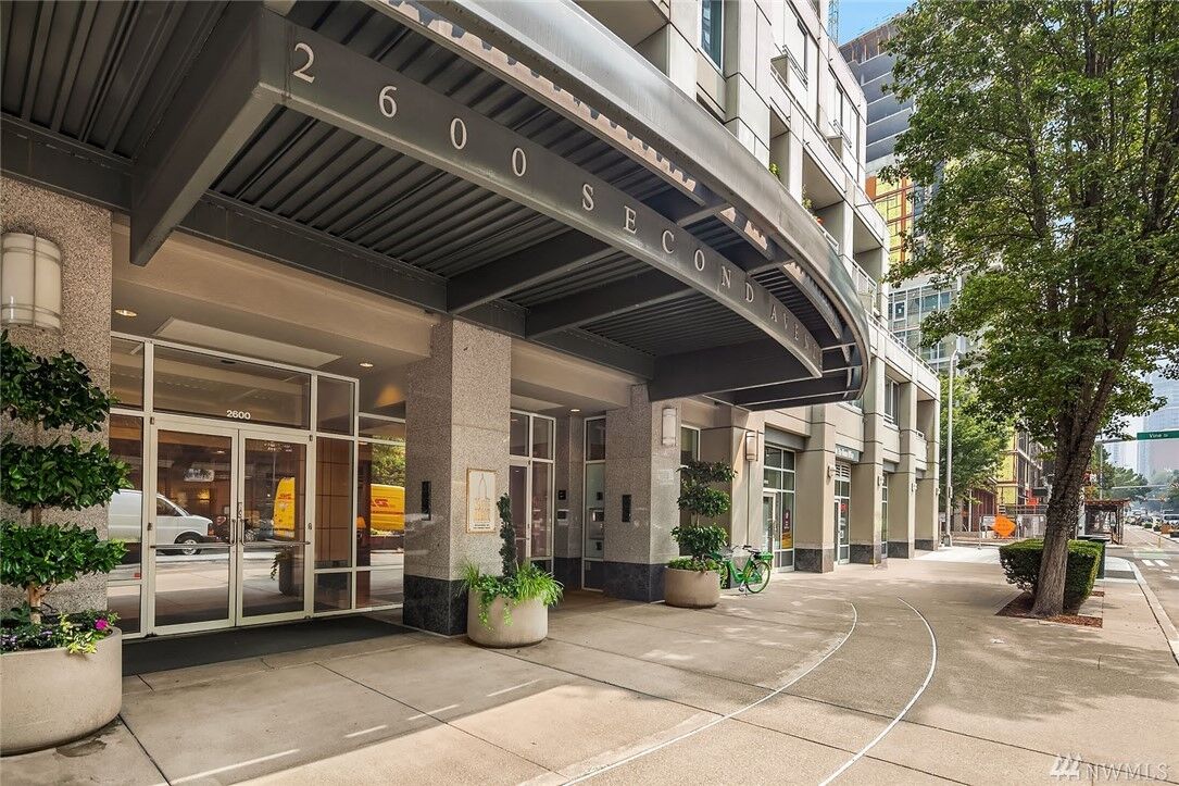 Property Photo: 2600 2nd Avenue 1902 WA 98121