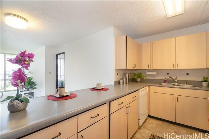 Property Photo:  1326 Keeaumoku Street 701  HI 96814 