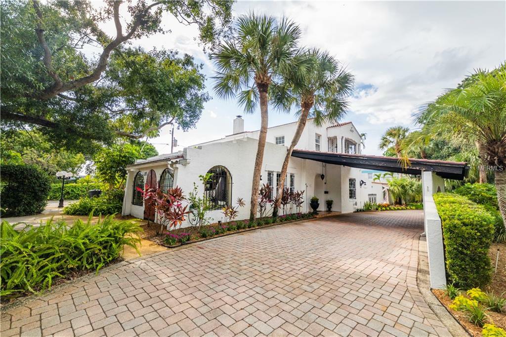 Property Photo: 285 Park Street S FL 33707