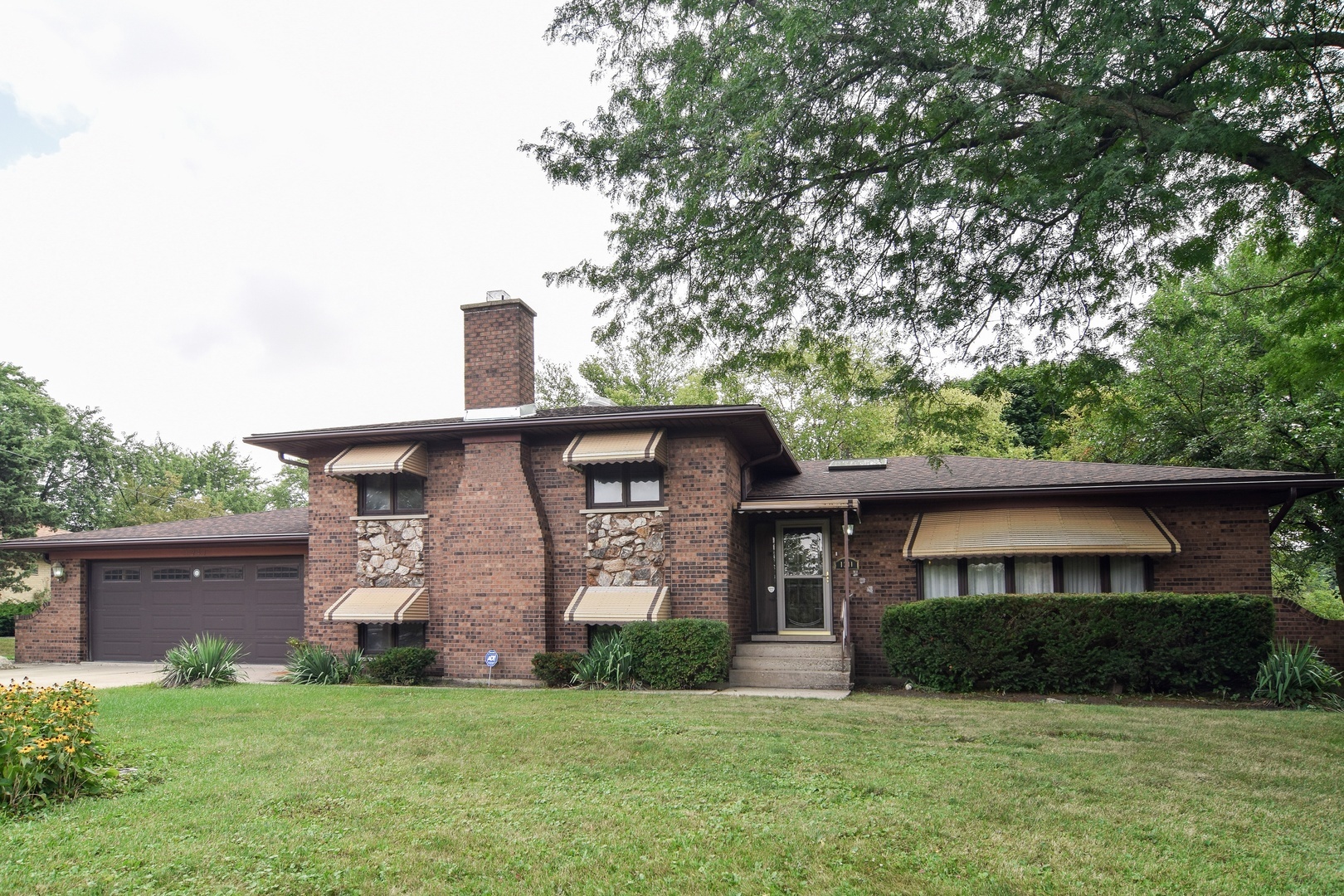 Property Photo:  1241 Central Avenue  IL 60106 