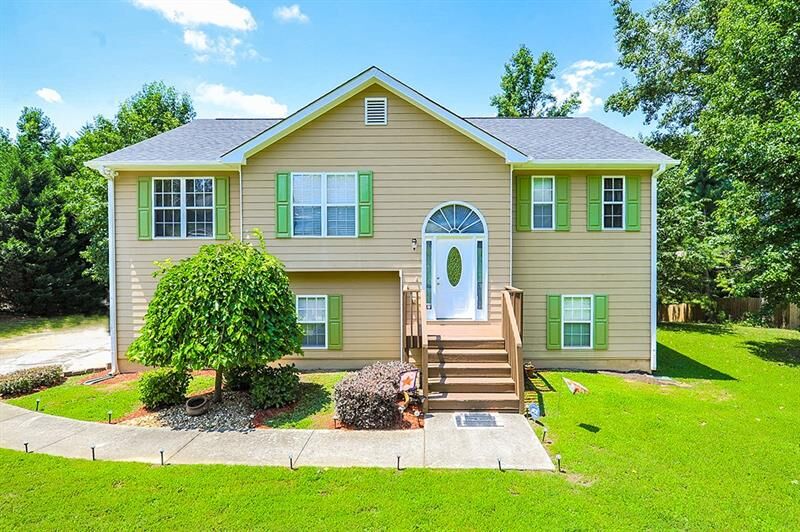 Property Photo: 410 Arrowhatchee Drive 30680