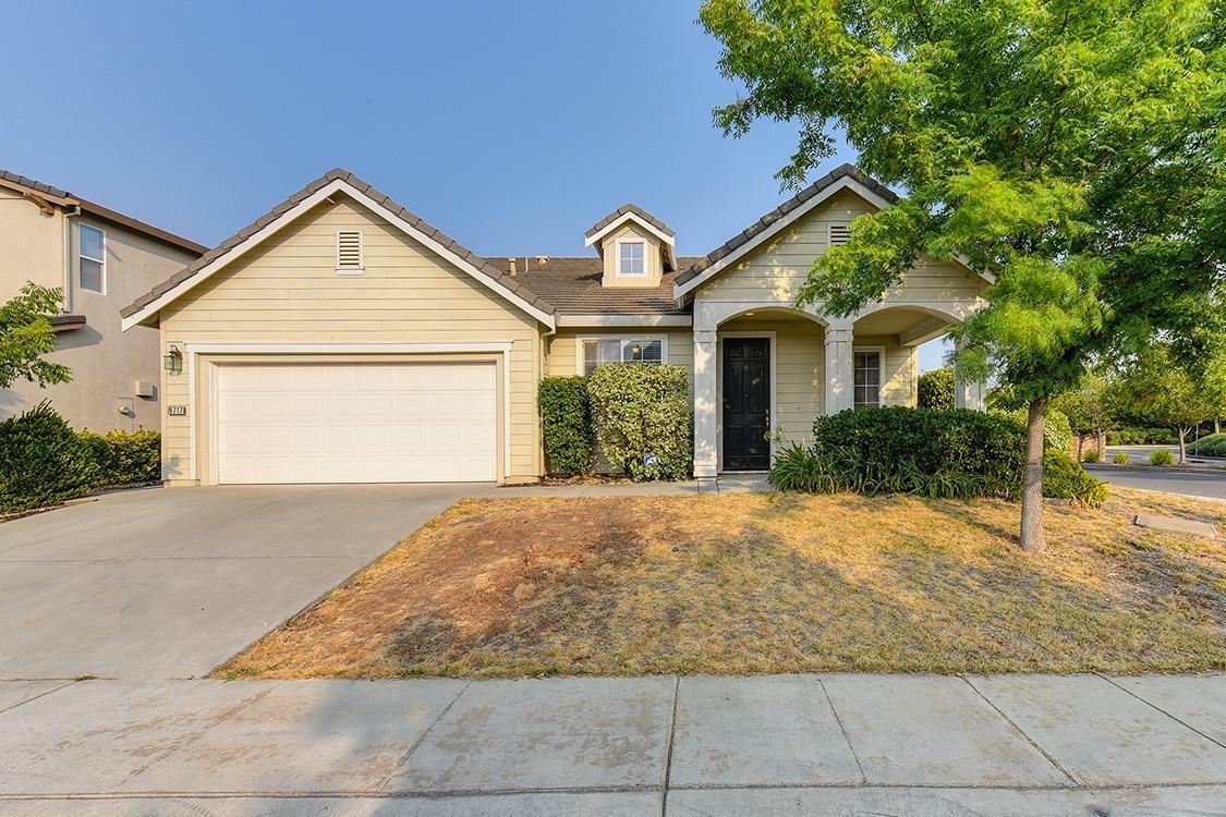 Property Photo:  9717 Sutton Pointe Court  CA 95757 