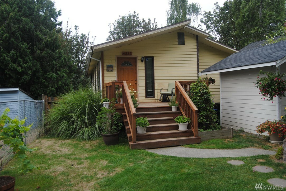 Property Photo: 4537 26th Ave SW WA 98106
