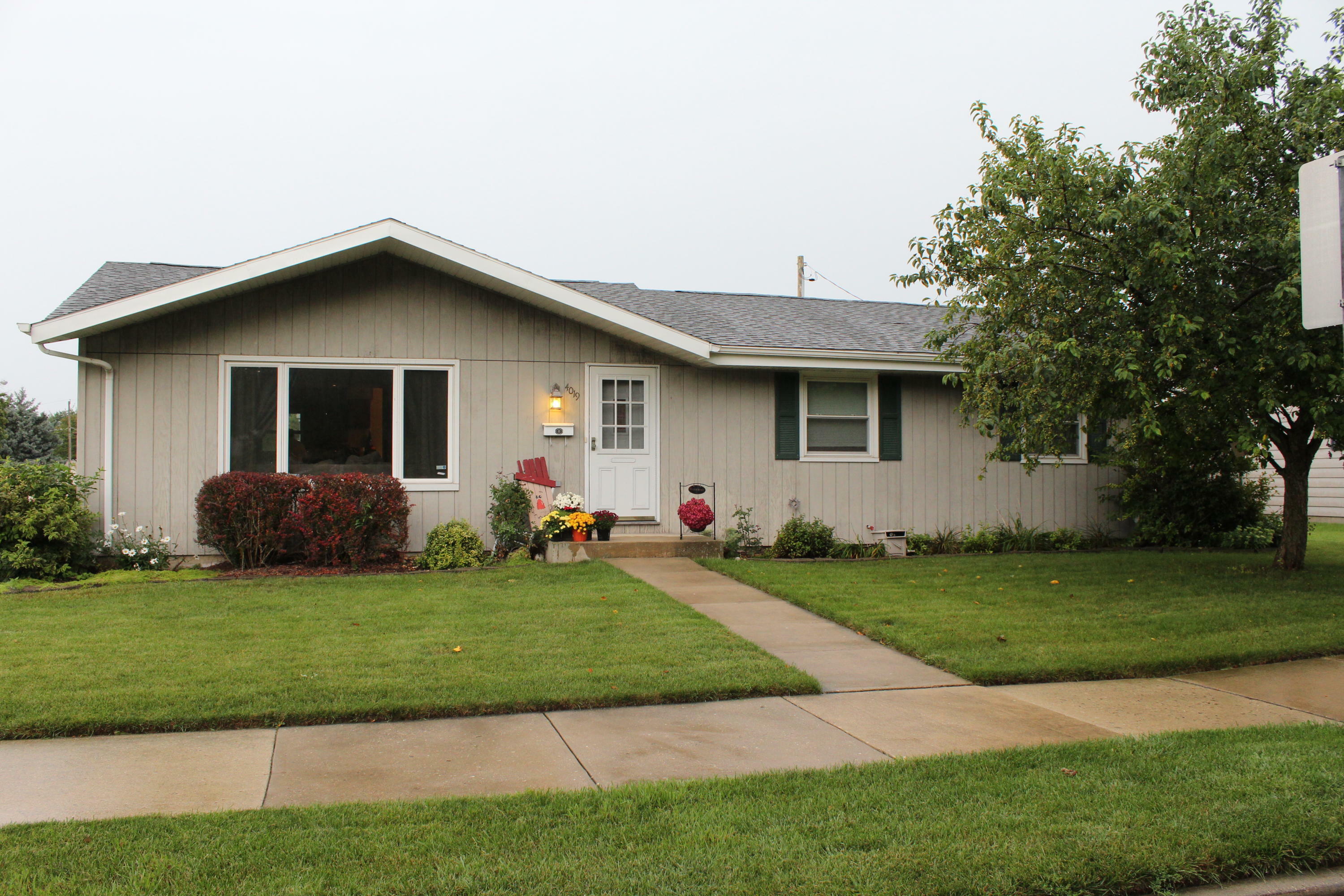 Property Photo: 4019 Lasalle St WI 53402