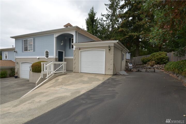 Property Photo: 4003 Flora Dr WA 98466