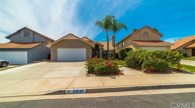 Property Photo:  24547 Via Las Laderas  CA 92562 