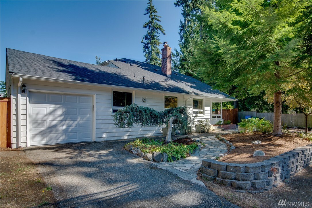 Property Photo:  18016 Fremont Ave N  WA 98133 