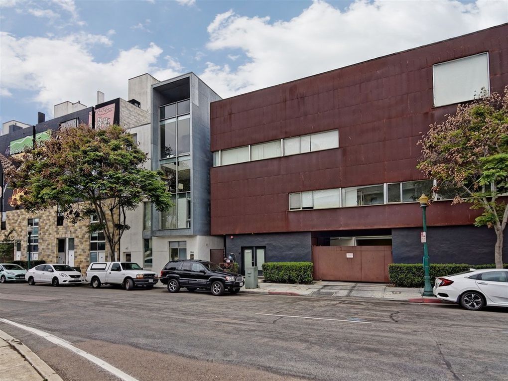 Property Photo: 1944 State St. 11 CA 92101