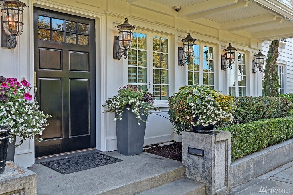 Property Photo: 10024 Valmay Ave NW WA 98177