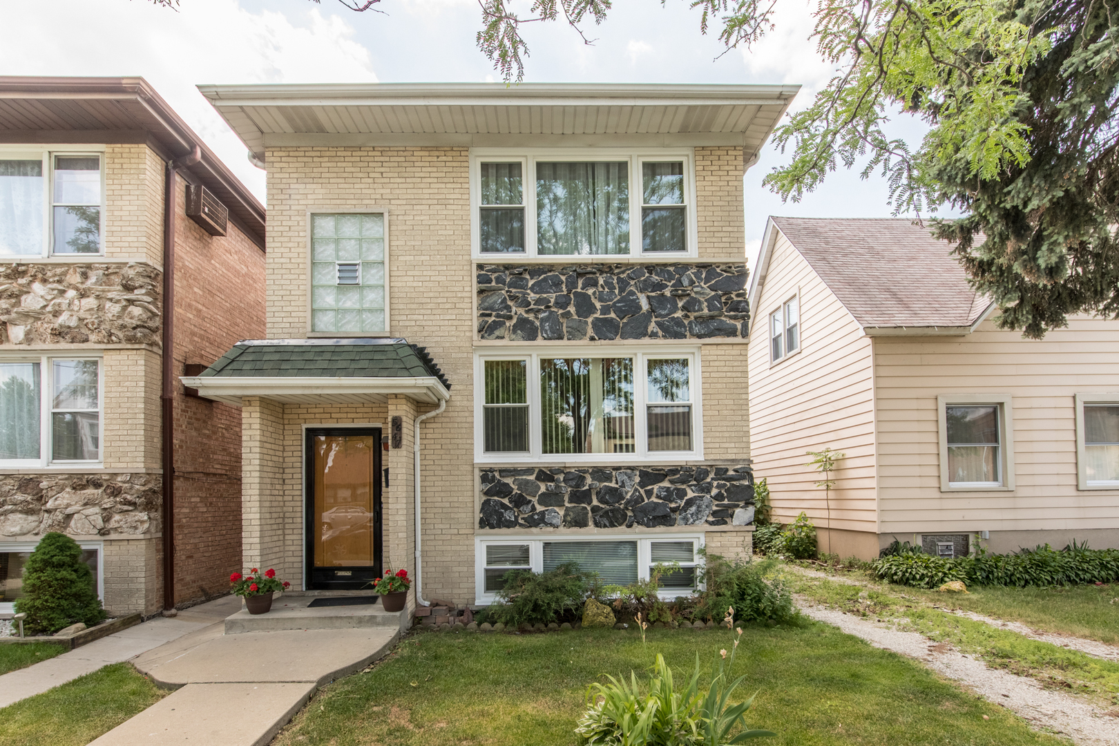 Property Photo: 5647 Lawrence Avenue IL 60630