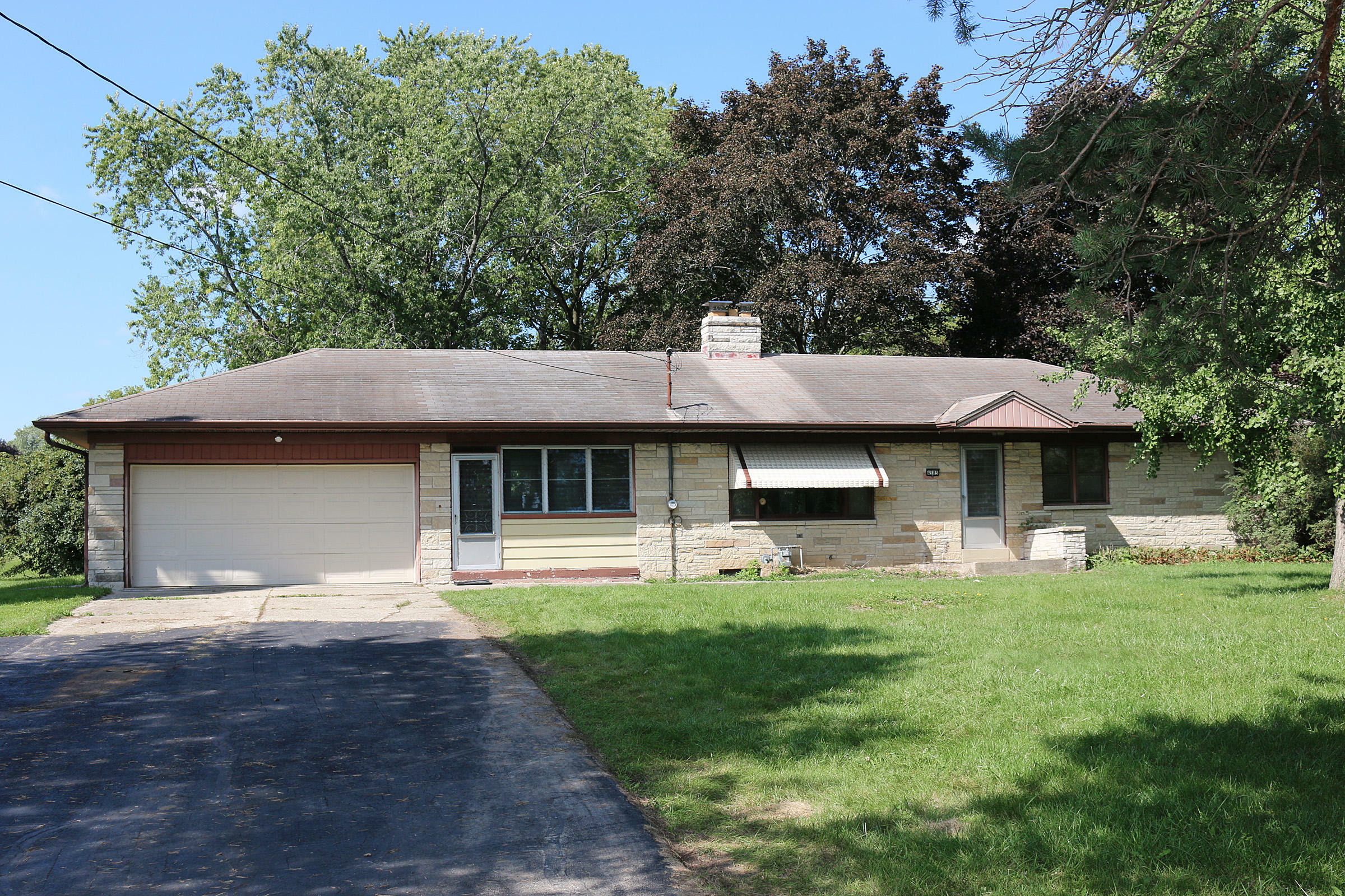 Property Photo:  4585 Pilgrim Rd  WI 53005 