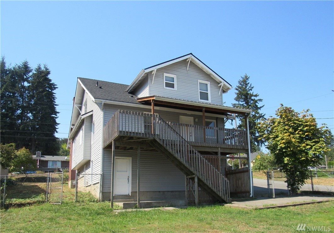 Property Photo: 5601 S 2nd Avenue WA 98203