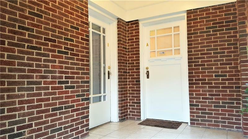 Property Photo: 893 E Confederate Avenue SE 30316