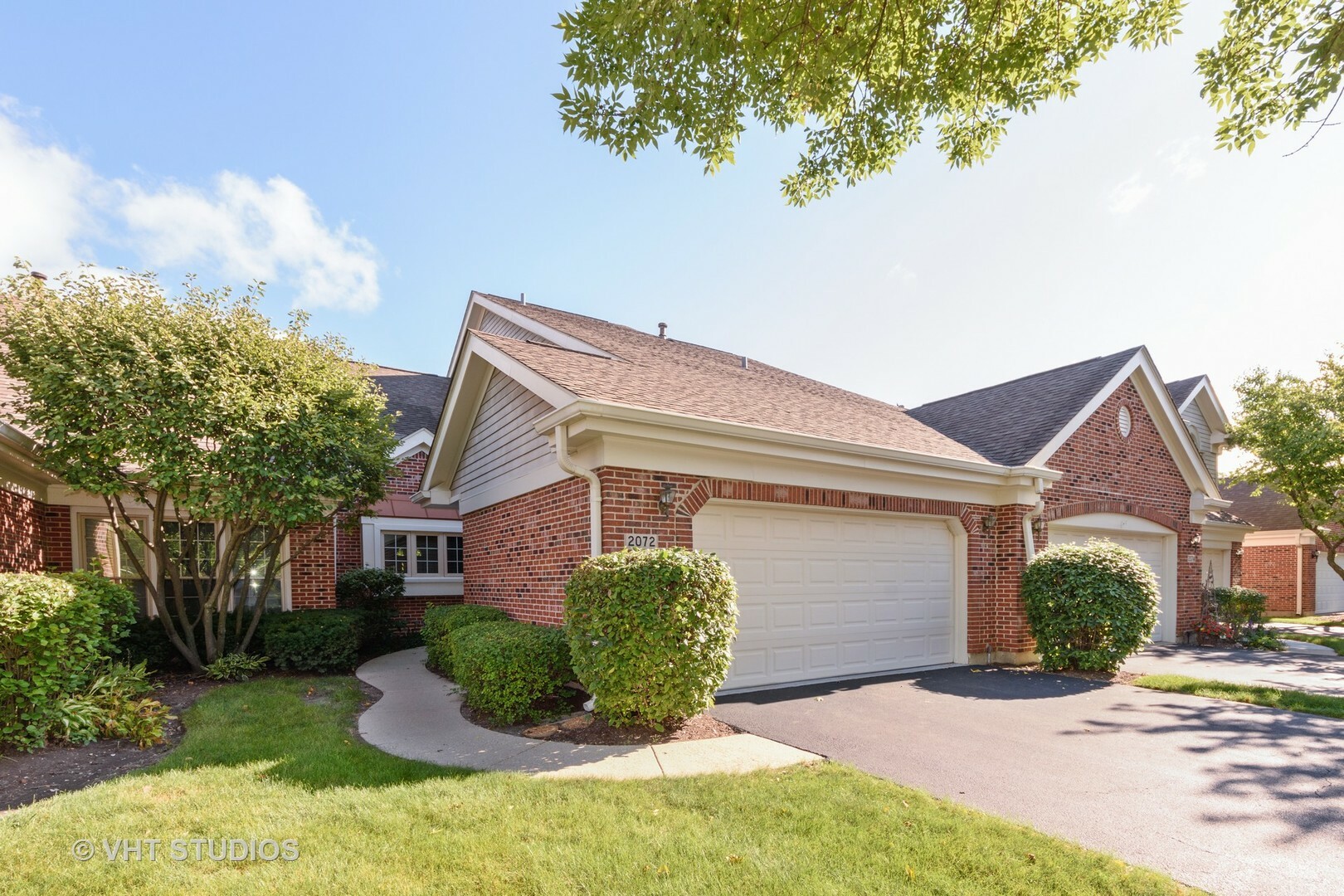 Property Photo:  2072 Charter Point Drive  IL 60004 