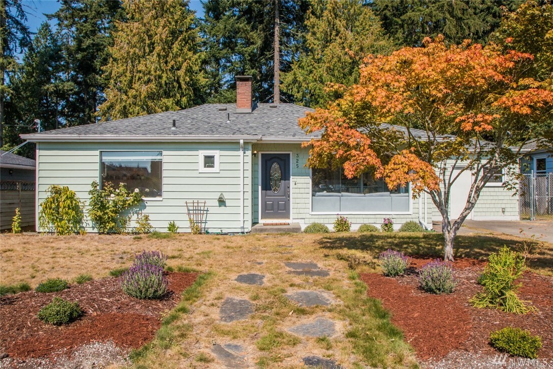 Property Photo:  325 Magnolia Ave  WA 98203 