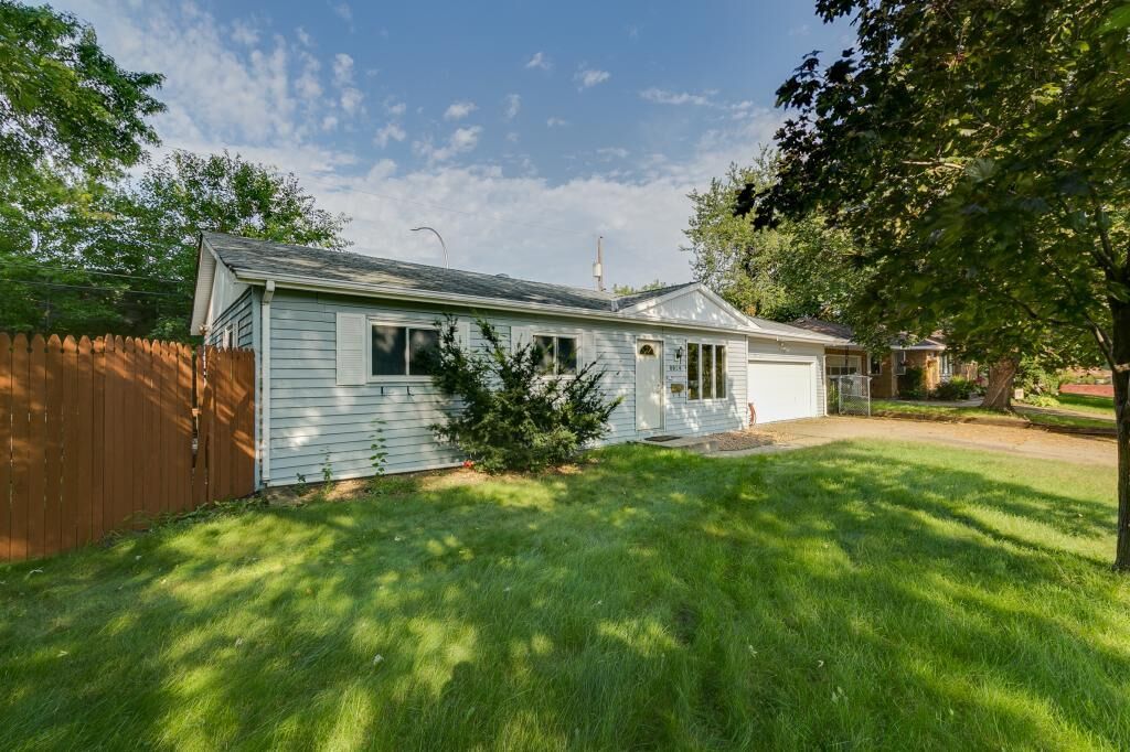 Property Photo: 8924 Girard Avenue S MN 55420