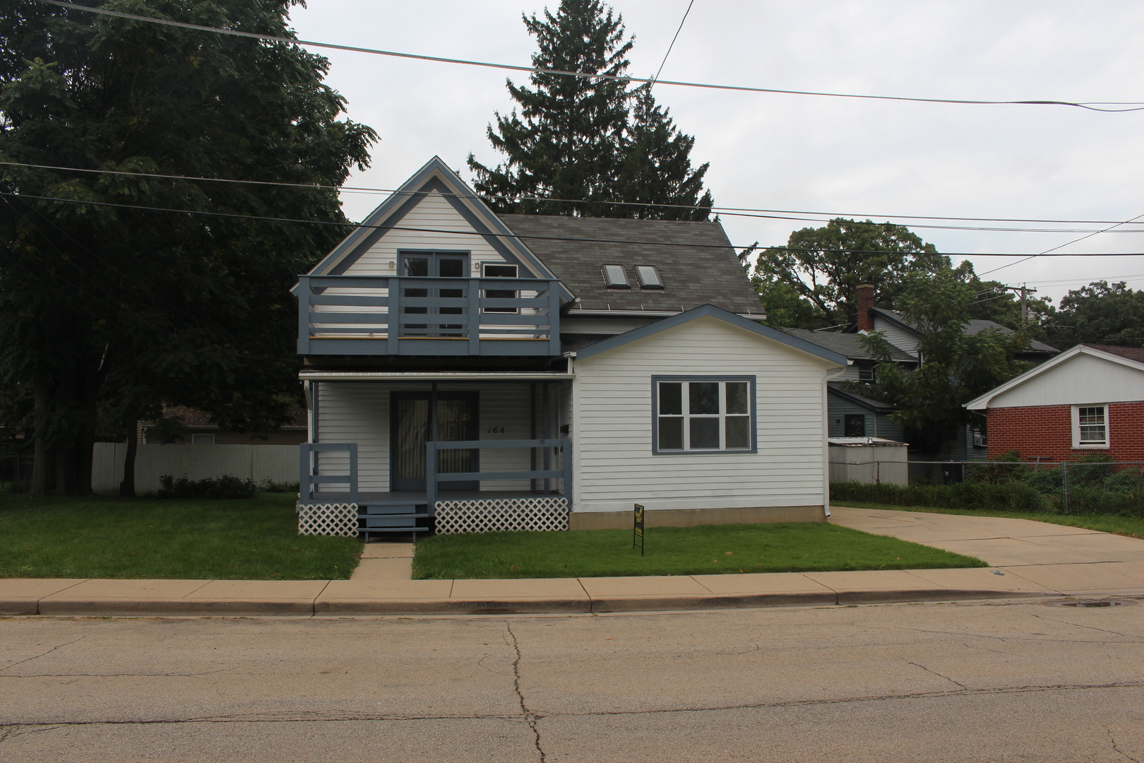 Property Photo:  164 Oak Street  IL 60123 