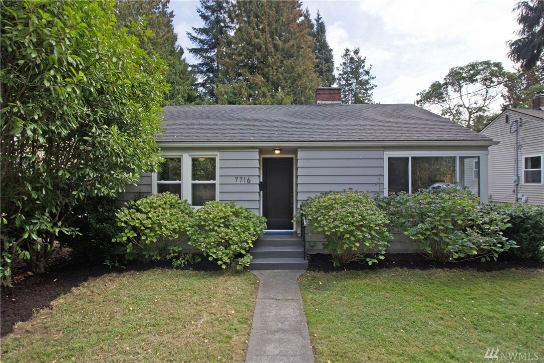 Property Photo:  7716 32nd Ave NE  WA 98115 