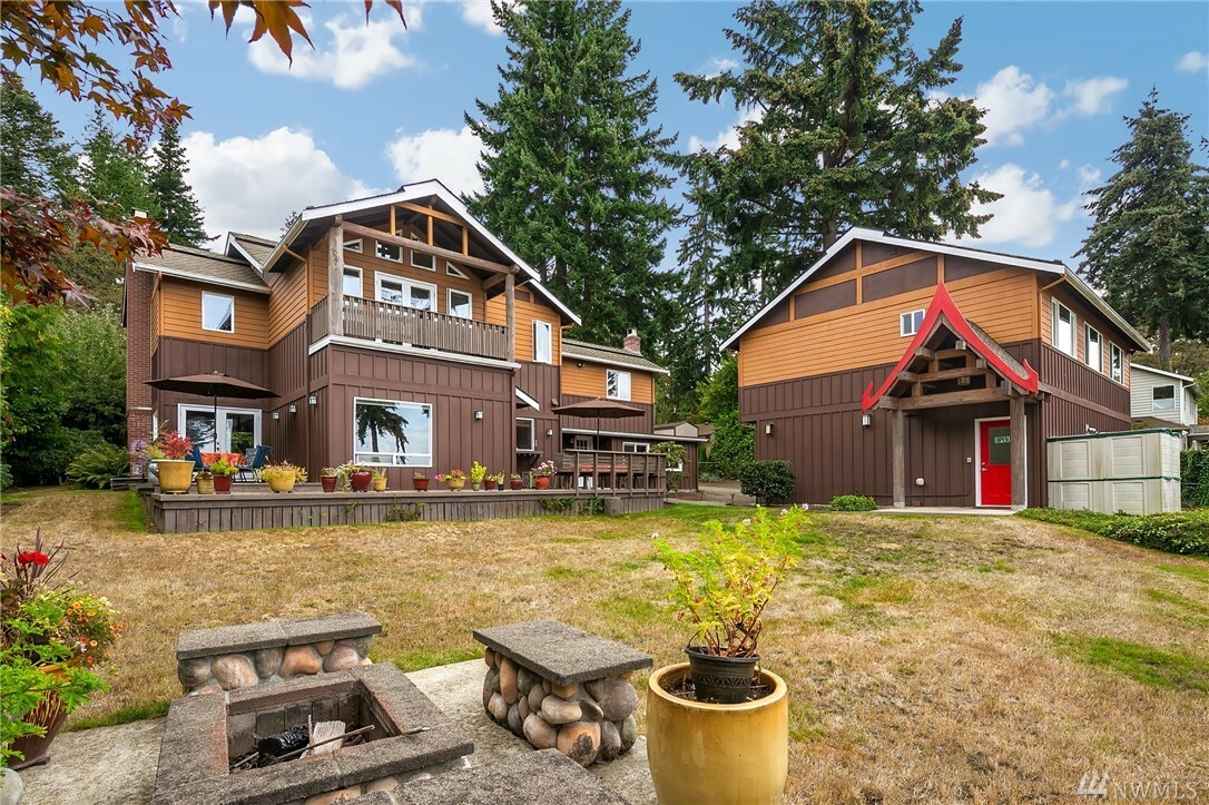 Property Photo:  20081 8th Ave NW  WA 98177 
