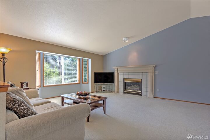 Property Photo: 2916 NE 195th St WA 98155