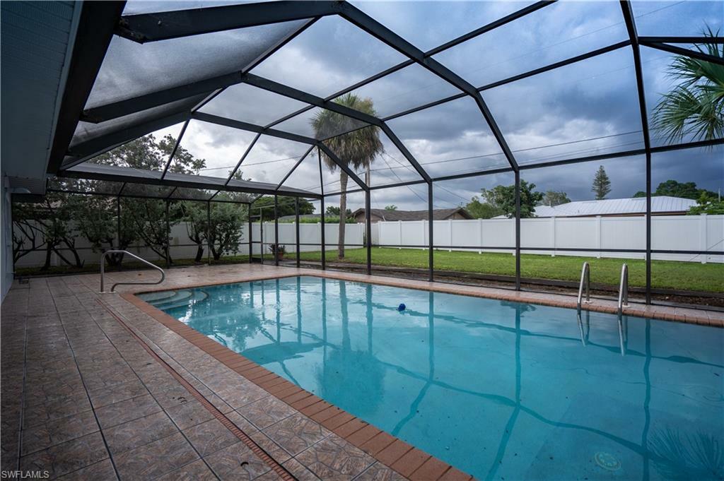 Property Photo:  4547 SE 11th Avenue  FL 33904 