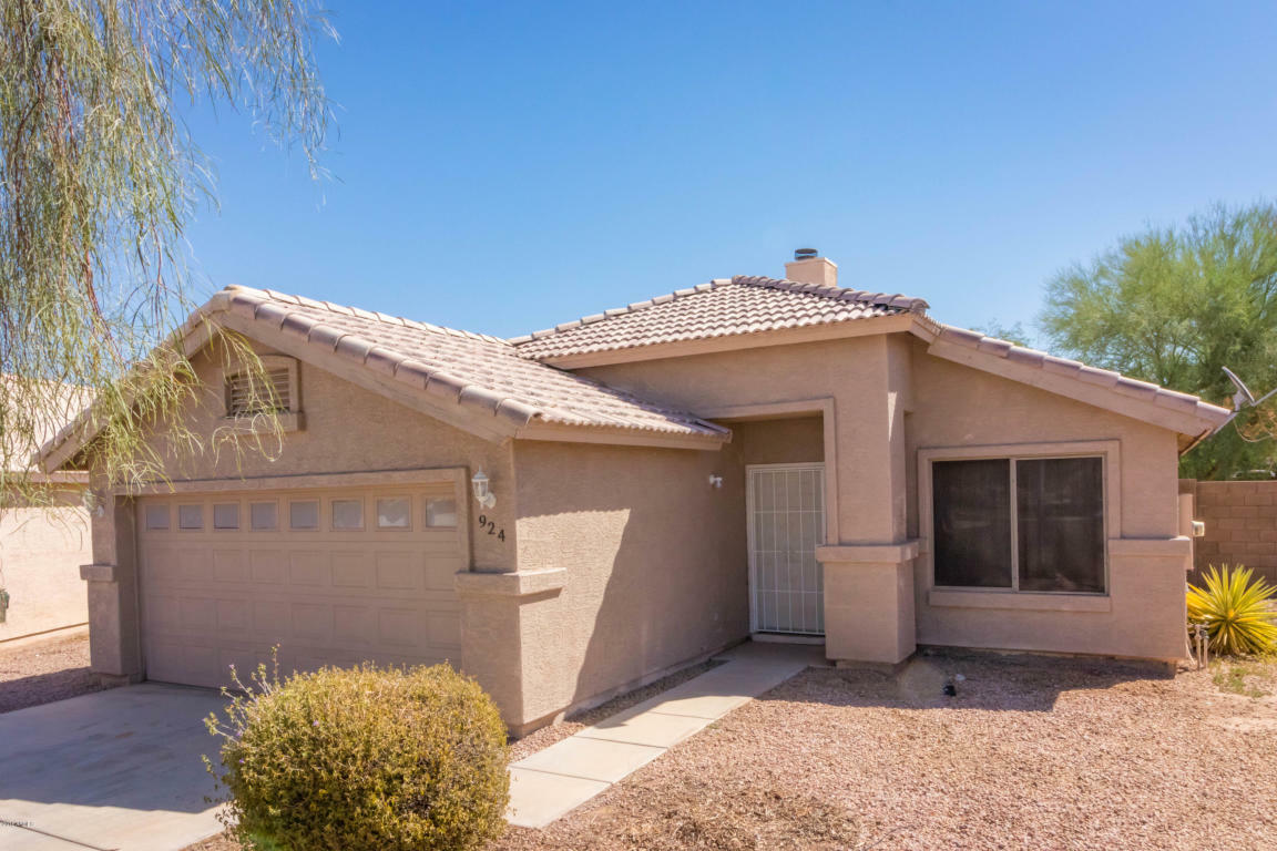 Property Photo:  924 E Calle Adobe Lane  AZ 85338 