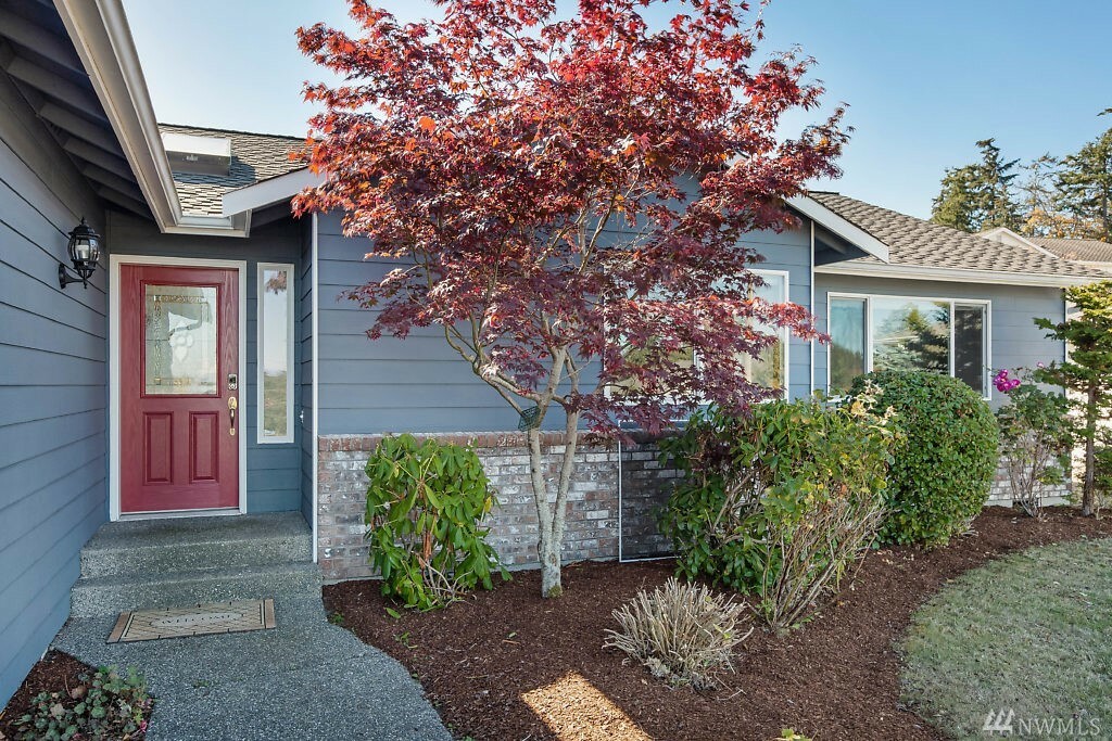 Property Photo:  1097 SW Harbor Vista Cir  WA 98277 