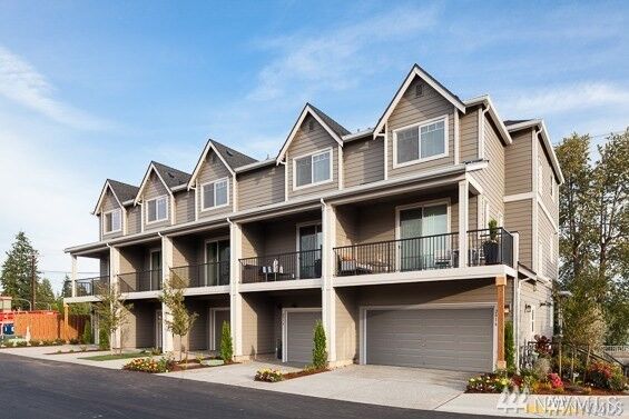 1907 112th Place SE  Everett WA 98208 photo