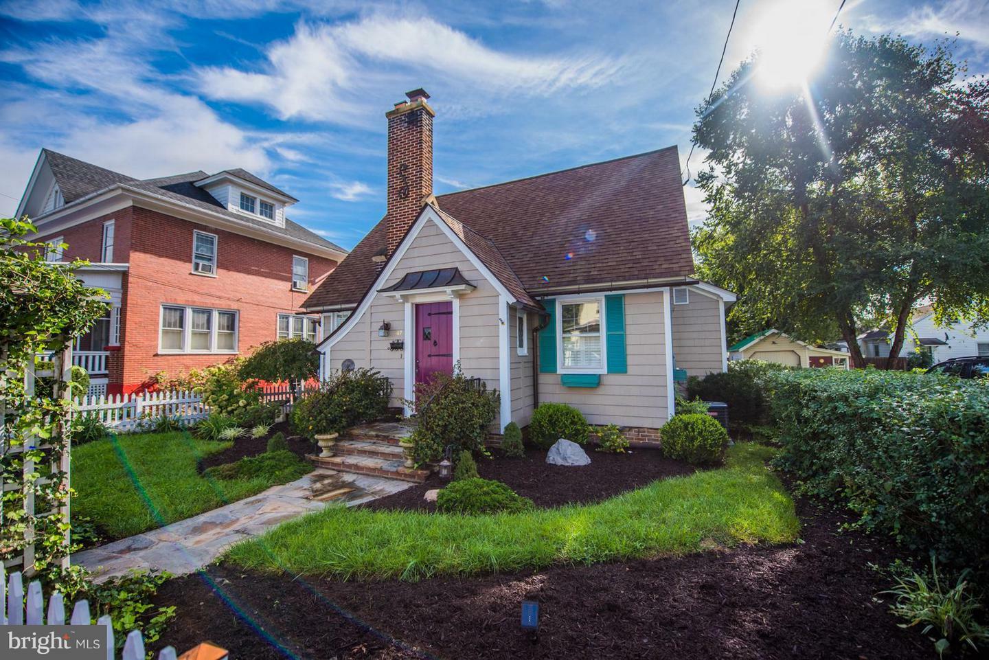 Property Photo:  167 Massanutten Street S  VA 22657 