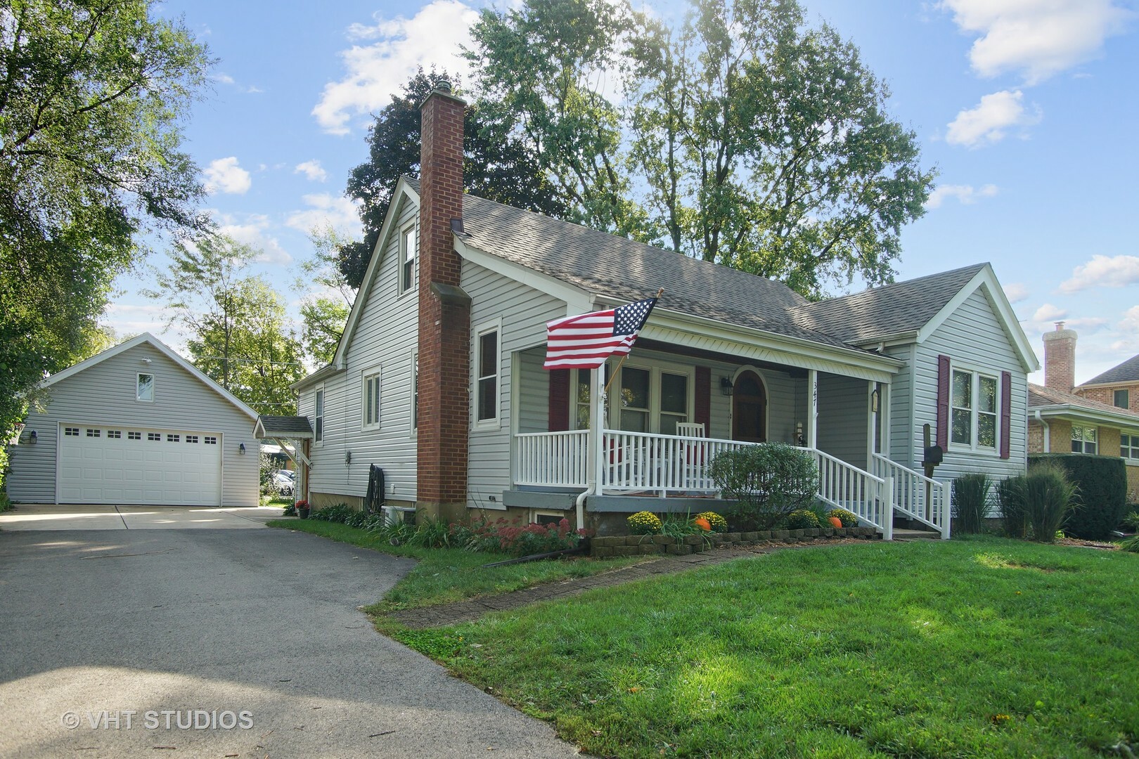 Property Photo:  347 South Elm Street  IL 60143 