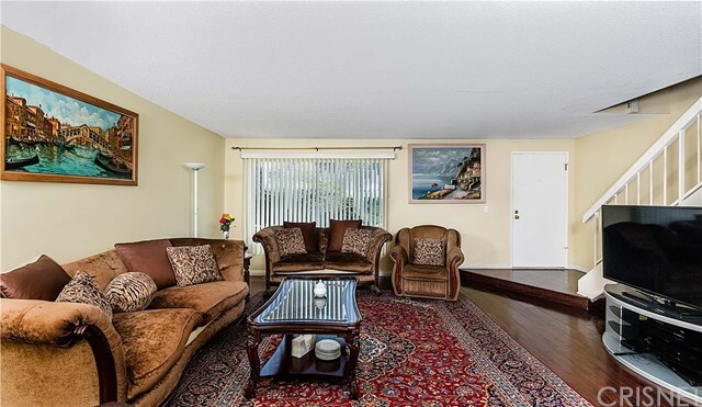 Property Photo:  6550 Vanalden Avenue 7  CA 91335 