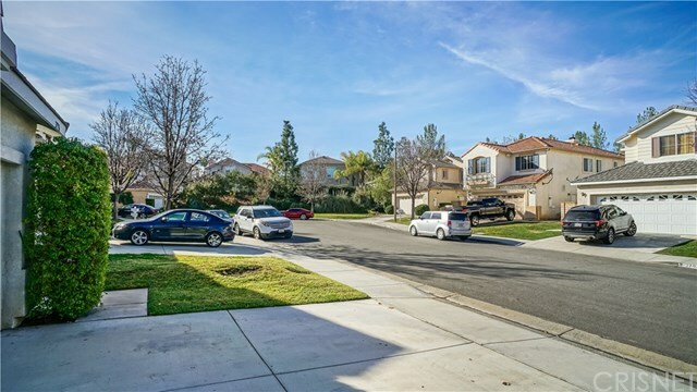 Property Photo:  27916 Balsam Court  CA 91354 