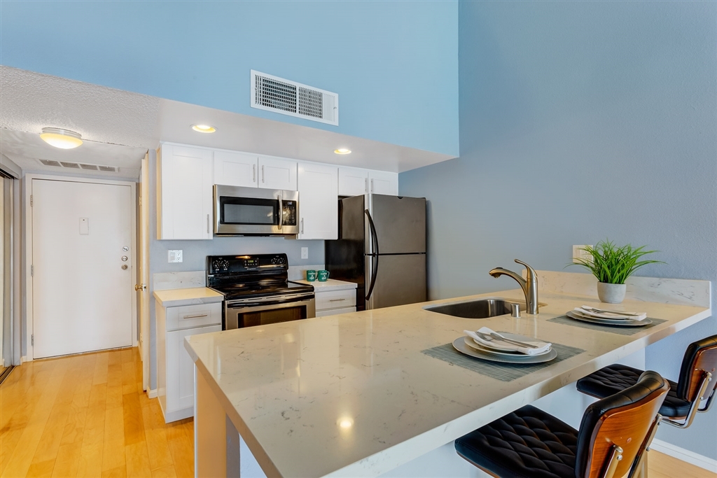 Property Photo: 6111 Rancho Mission Rd 306 CA 92108
