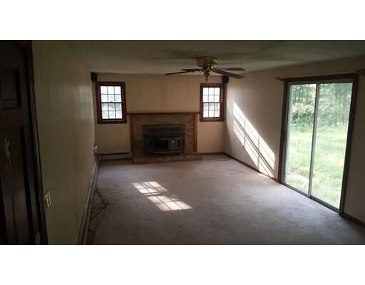 Property Photo: 801 Aldrich St MA 01569
