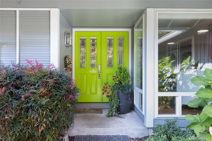 Property Photo: 1925 164th Ave NE WA 98008