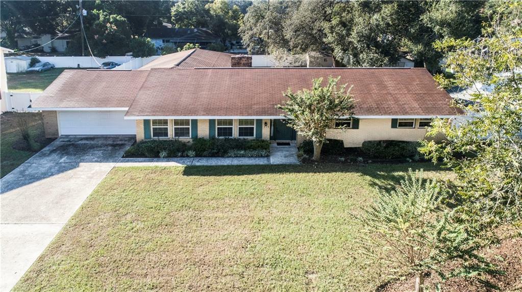 Property Photo: 519 Charles Place FL 33511