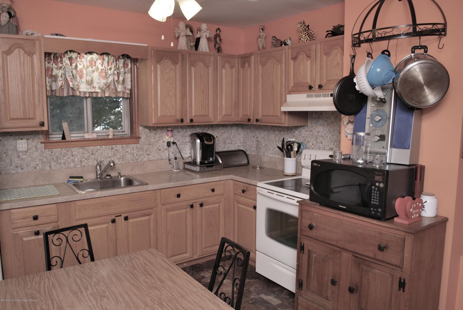 Property Photo:  6 Orchard Place  NJ 07751 